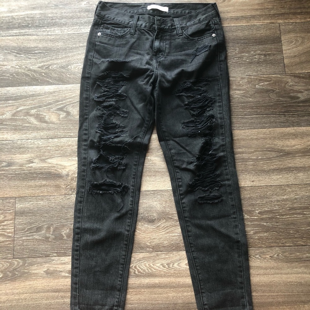Distressed boyfriend jeans